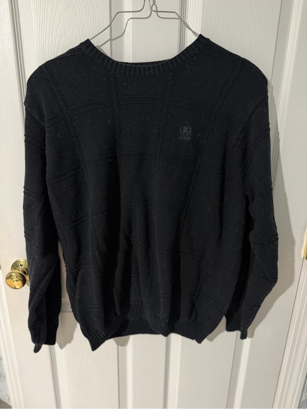 Izod Men’s Black Crewneck Sweater